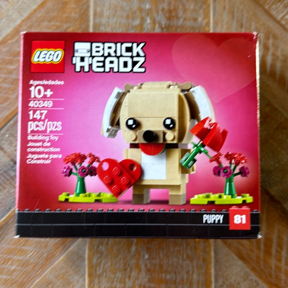 New in box LEGO BrickHeadz 40349 Valentine's Puppy Building Kit (147 Pieces)